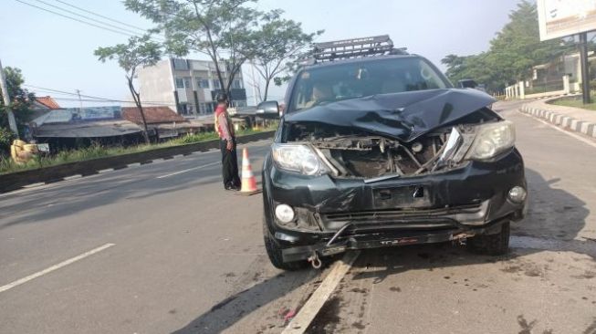 Fortuner Tubruk Vario di Depan Kantor DPRD Banten, Pemotor Tewas