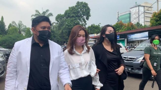 Suami Diduga Selingkuh dengan Thalita Latief, Irena Fabiola Siap Jalani Sidang Cerai