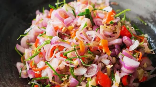 7 Tips Membuat Sambal Matah Bali yang Segar dan Pedas Nampol