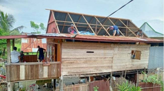 191 Rumah di Kabupaten Wajo Rusak Dihantam Angin Puting Beliung