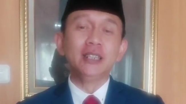 Tangkapan layar potongan video pamit dari Pj Bupati Bekasi Dani Ramdan, Rabu (26/10/2021). [instagram]