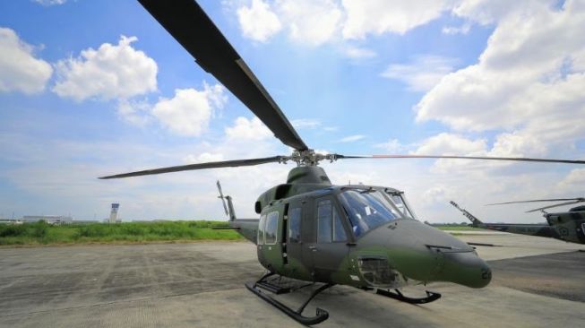 Salah satu heli bell yang diserahkan yang sudah rampung overhaul di Lanumad Ahmad Yani, Semarang, Jawa Tengah, Rabu (27/10/2021). [Dok. Humas Kemhan]