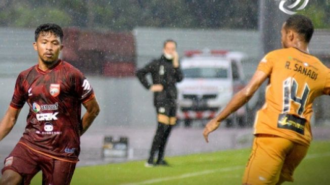 Suasana laga BRI Liga 1 antara Bhayangkara FC vs Borneo FC di Stadion Moch. Soebroto, Magelang, Selasa (27/10/2021) sore. [Twitter resmi BRI Liga 1]