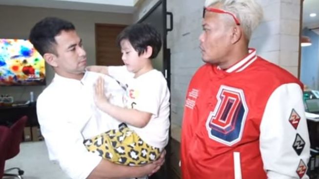 Rafathar ngaku pengen pensiun jadi artis. (Youtube/RANSEntertainment)