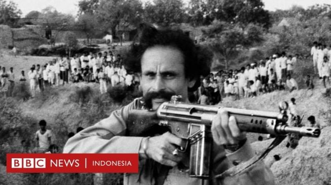 Kisah Menyerahnya Raja Bandit India dan Gerombolannya yang Sangat Ditakuti