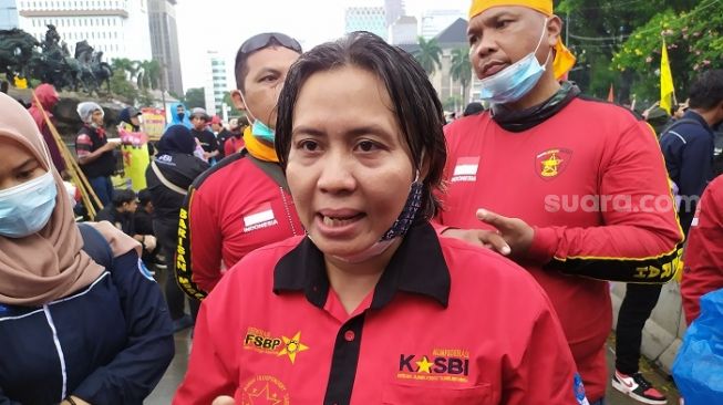 Demo Tak Kunjung Diterima Jokowi, Buruh Sebut Istana Cuma Terima Orang Bermobil Mewah