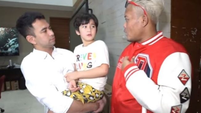 Rafathar ngaku pengen pensiun jadi artis. (Youtube/RANSEntertainment)