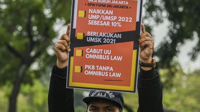 Sebut Upah Buruh di Indonesia Terlalu Tinggi, Ini Penjelasan dari Kemnaker
