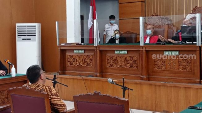 Jumhur Hidayat Batal Dijatuhi Vonis Hari Ini, Gara-gara Hakim Pindah Tugas