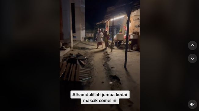 Ambil Pesanan Makanan Tengah Malam, Ojek Online ini Malah Nyasar ke Kuburan (TikTok)