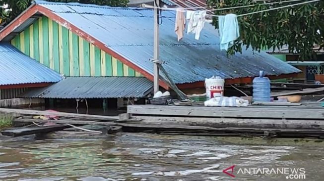 Banjir di Sekadau, Satu Warga Dilaporkan Meninggal Ribuan Rumah Terrendam