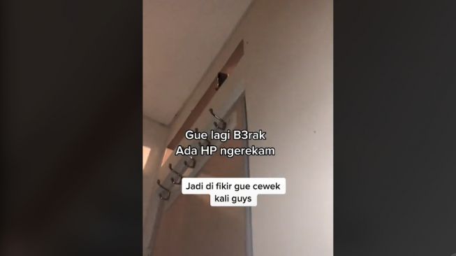 Viral Pria Direkam Saat di Kamar Mandi (TikTok)