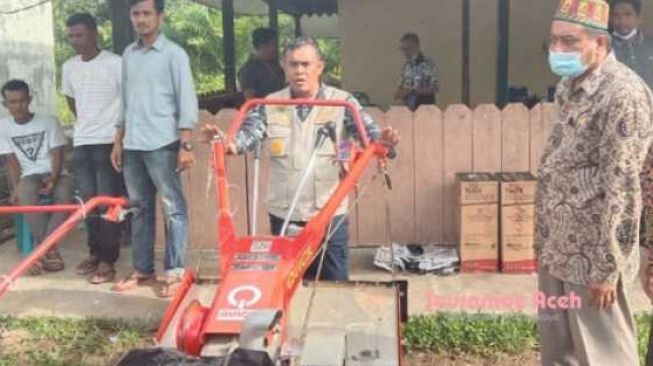 14 Kelompok Tani di Aceh Jaya Dapat Bantuan Alsintan