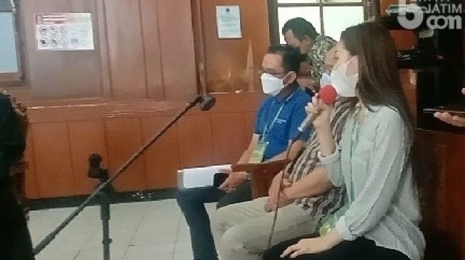 Fakta Baru Kasus Pesta Narkoba Polisi Surabaya, Mahasiswi Cantik Ini Diboking Rp 11 Juta
