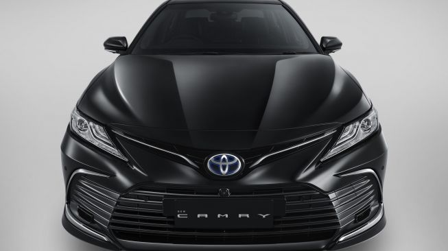 Sebelumnya Toyota Camry Hybrid dipasarkan Rp 849,5 juta, kekinian dengan CO2 Tax hanya dibanderol Rp 767 juta [PT TAM}