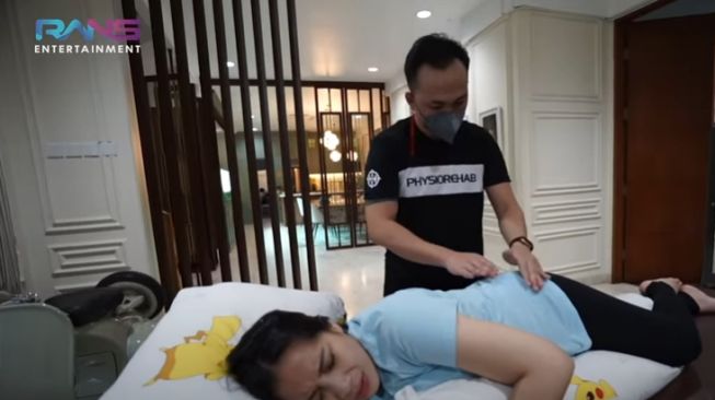 Potret Persiapan Nagita Slavina Jelang Lahiran. [YouTube/Rans Entertainment]