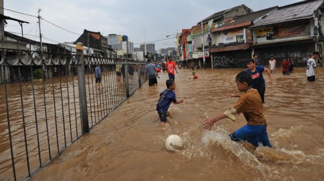 Miris! Save The Children Soroti Dampak Krisis Iklim yang Dirasakan Anak-anak Saat Ini