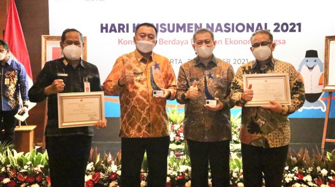 Kalahkan 5 Provinsi, Kaltim Dinobatkan Sebagai Daerah Terbaik Peduli Perlindungan Konsumen