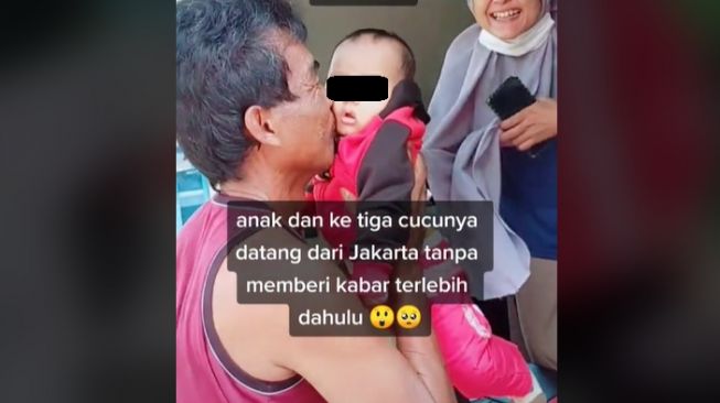 Reaksi orang tua saat anak pulang kampung diam-diam (tiktok)