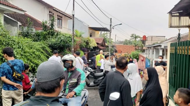 Terpeleset Mandi Hujan, Bocah 9 Tahun Hanyut di Saluran Penghubung Robusta Jaktim