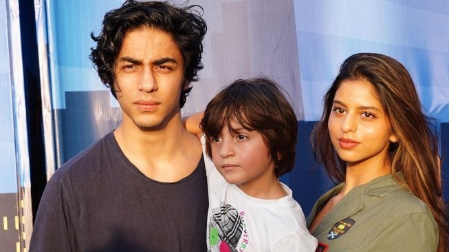 Tiga anak Shah Rukh Khan: Aryan Khan, Suhana Khan dan AbRam Khan. [Instagram]