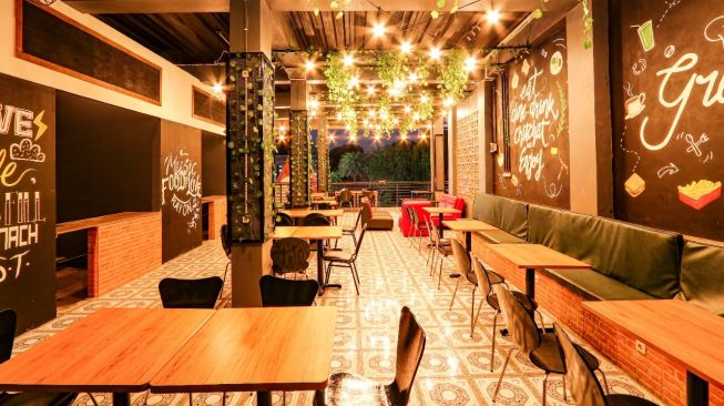 Green Cozy Foodcourt Cirendeu tempat nongkrong seru dengan pilihan kuliner beragam. (Dok. Green Cozy)