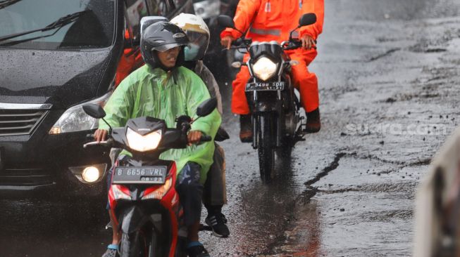 Pesan BPBD DKI: Pekerja di Jakarta Diimbau WFH Selama Cuaca Ekstrem, Tapi Terserah Tiap Kantor