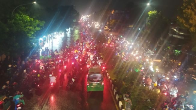 Bukan Cuma Bikin Bandung dan Cimahi Macet, Banjir di Cimindi Rendam Puluhan Rumah Warga