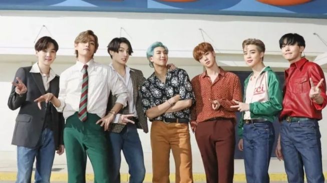 BTS Terima Sertifikasi RIAA Baru Berkat Dynamite, Life Goes On, dan Album BE