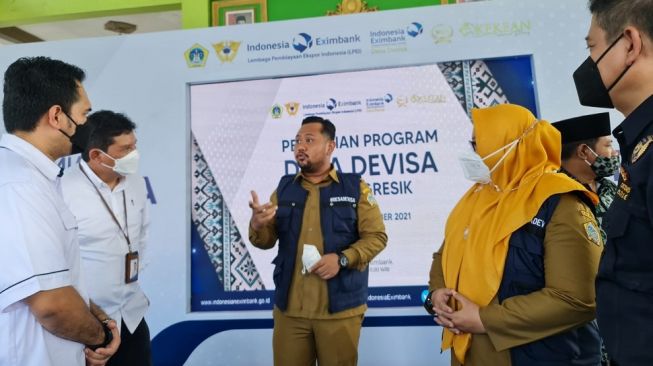 Sinergi Kelembagaan Membangun Desa Devisa Tenun Gresik