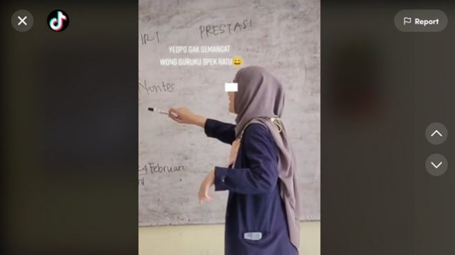 Viral ibu guru cantik dipuji spek ratu. (TikTok/@angafigo)