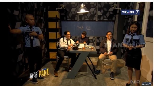 Kiky Saputri, Wendy Cagur, Andre Taulany, Andhika Pratama dan Muhaimin Iskandar [YouTube: Trans 7]