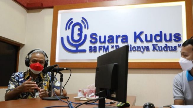 Tiba-tiba Gubernur Ganjar Sambangi Radio Suara Kudus, Ternyata Ini Tujuannya