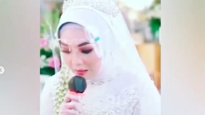 Pengantin perempuan salah sebut nama suami [instagram]