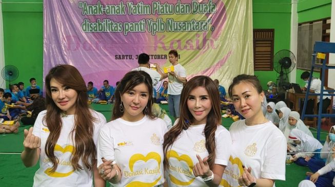 Glam Girls Sport, Kumpulan Perempuan Suka Mobil Sport yang Gemar Lakukan Aksi Sosial