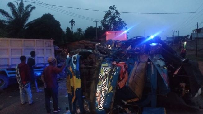 Kecelakaan Maut di Jalintim, Sopir Truk asal Lampung Tengah Tewas