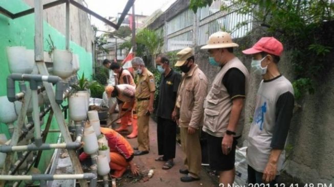 Kelurahan Duren Tiga Sulap Pekarangan Warga Jadi Kampung Herbal