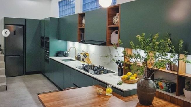  Potret Dapur Rumah Raisa Andriana dan Hamish Daud. [Instagram/hamishdw]