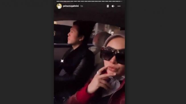 potret Syahrini liburan ke Los Angeles. [Instagram/princessyahrini]