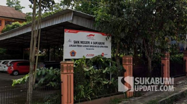 Orang Tua Siswa Susah Payah Cari Uang, Ujungnya Dikorupsi Kepala Sekolah