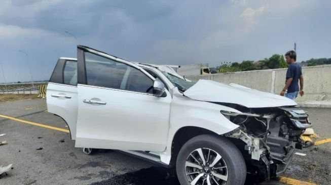 Kecelakan di Tol Nganjuk, Vanessa Angel Dan Suami Dikabarkan Meninggal 