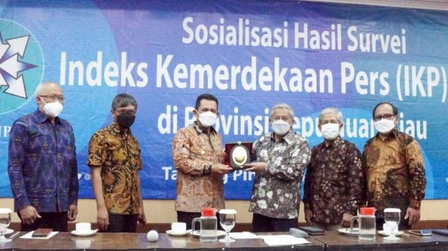 Kepri Terima Penghargaan Sebagai Provinsi Terbaik Dalam Indeks Kebebasan Pers