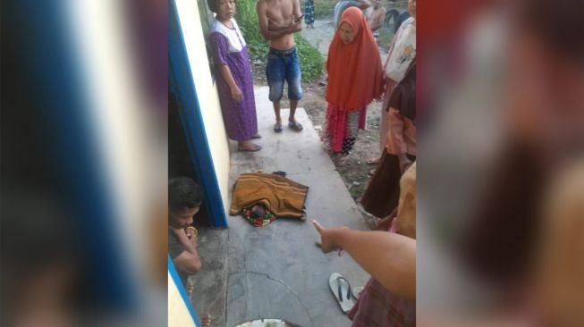 Tega Kali, Bayi Perempuan Dibuang di Depan Rumah Warga di Sumut