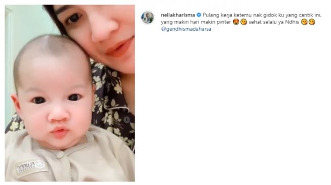 Nella Kharisma dan baby Gendhis. (Instagram/@nellakharisma)