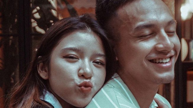 Kepergok Gandengan, Jefri Nichol dan Tiara Andini Resmi Pacaran?