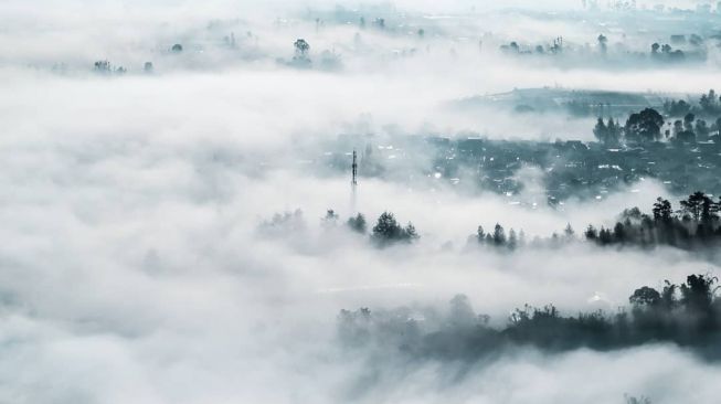 Pemandangan Jayagiri dari Gunung Putri Lembang. [guntarajourney/instagram]