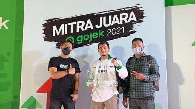 Waroeng Steak & Shake Dapatkan Apresiasi Mitra Juara Gojek 2021