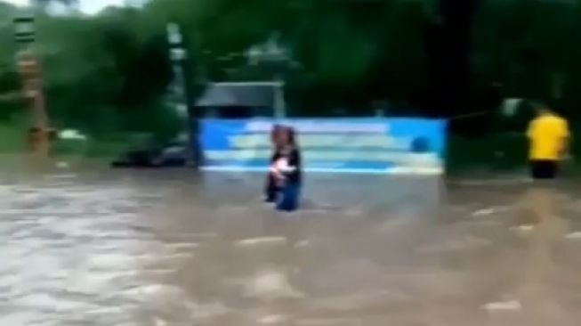 Banjir luapan Kali Jambe, Mutiara Gading Timur Mustika Jaya Kota Bekasi.[instagram]