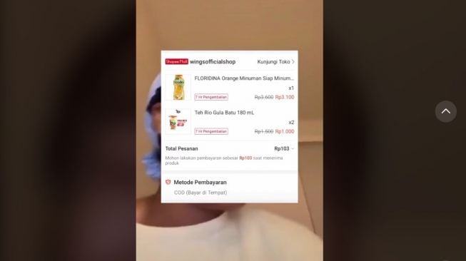 Viral Wanita Beli Barang COD, Harganya Bikin Kurir Pasrah (TikTok)