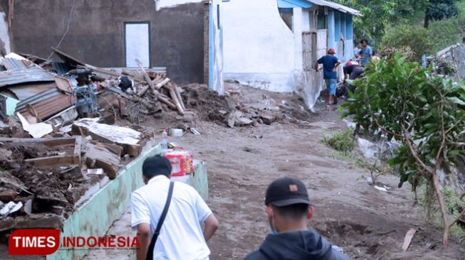 Tiga Rumah Warga Lenyap Diterjang Banjir di Malang